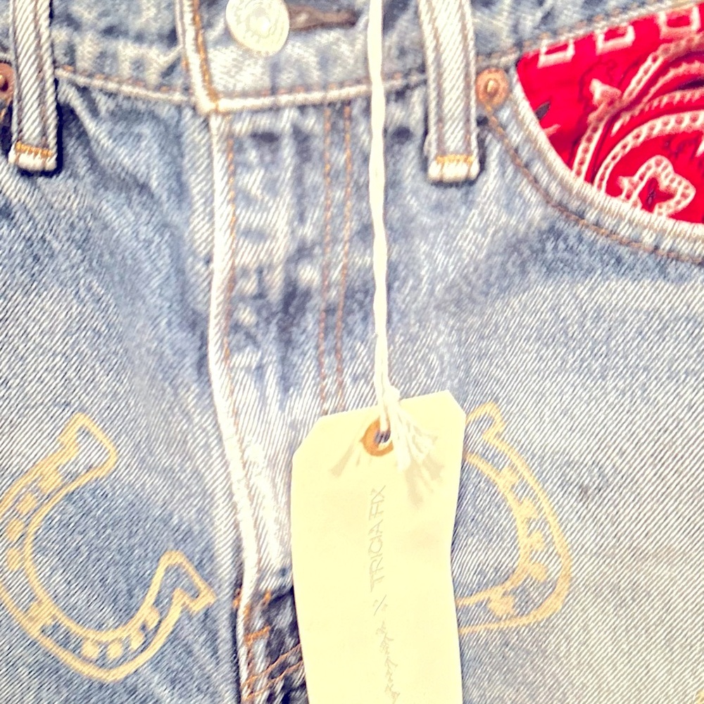 Tricia Fix Exclusive Western Horse Shoe Jeans - Picture 2 of 5